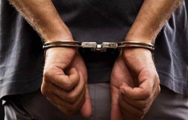 A prisión hombre que presuntamente mató a palos a su padre en Salcedo