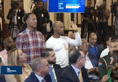 «Sobieky» y Aneudy, los que rescataron la niña de San Cristóbal, asisten al Palacio Nacional