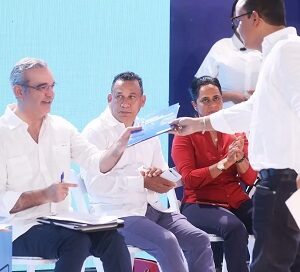 Luis Abinader promete buscar solución a problemas afectan San Cristóbal