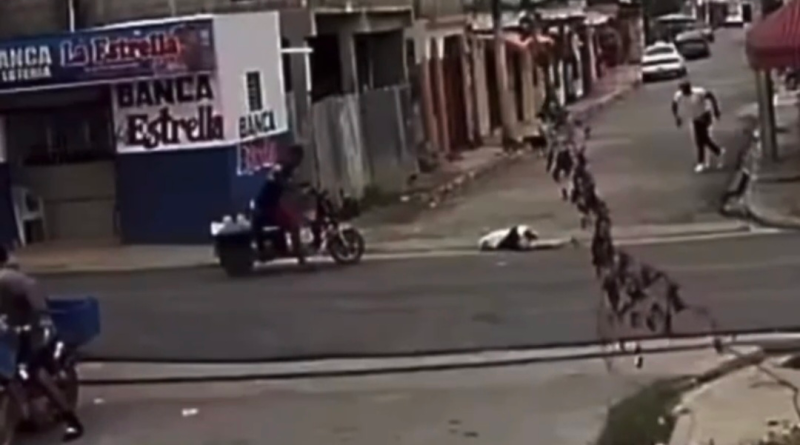 Adolescente en motocicleta eléctrica atropella y mata mujer de 70 años en San Luis, SDE