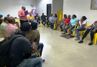 PLD dialoga con líderes comunitarios de la circunscripción 3