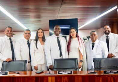 Bloque de regidores de la Fuerza del Pueblo cuestiona rendición de cuentas del alcalde de Santiago