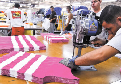 Reforma laboral provoca nueva vez debate entre empresarios y sindicalistas