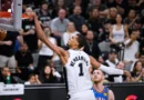 Wembanyama anota 33, Spurs aplastan al Thunder para igualar la final del Oeste en NBA