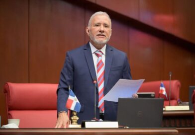 Antonio Taveras Guzmán anuncia su salida del bloque del PRM; será senador independiente