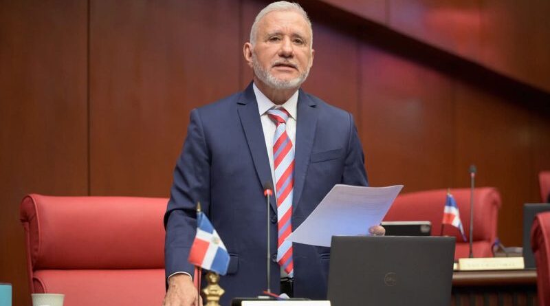 Antonio Taveras Guzmán anuncia su salida del bloque del PRM; será senador independiente