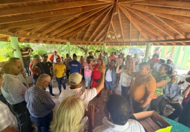 Capitán (r) de navío de la Armada se juramenta en FP en Barahona