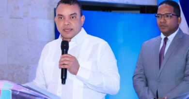 SNS resalta avances en salud bucal durante quinto simposio nacional