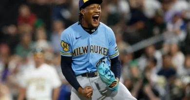 Cerveceros le ganan maratón a Atléticos: 15-14 en 12 entradas en juego de 11 jonrones y 34 hits
