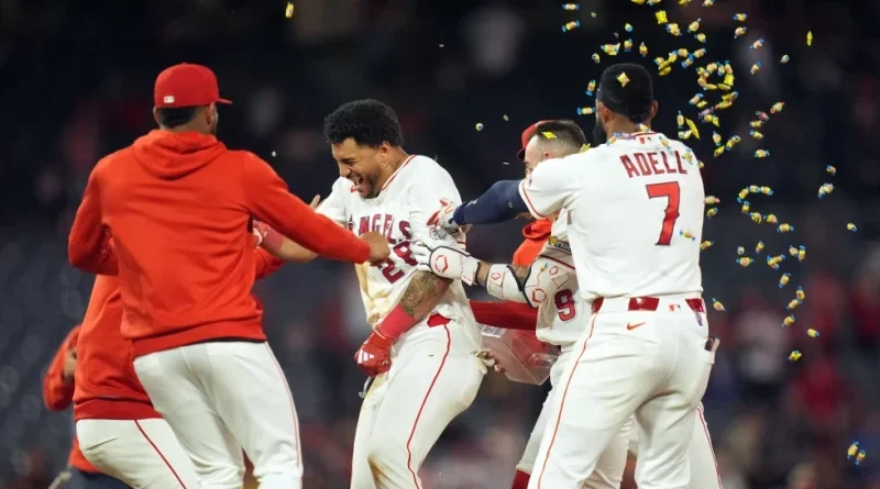 José Siri conecta sencillo decisivo, Angelinos triunfan 3-2 sobre Astros en 10 innings