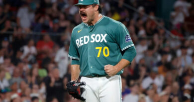 Tolle permite un hit en 7 entradas y los Medias Rojas vence a los Yankees