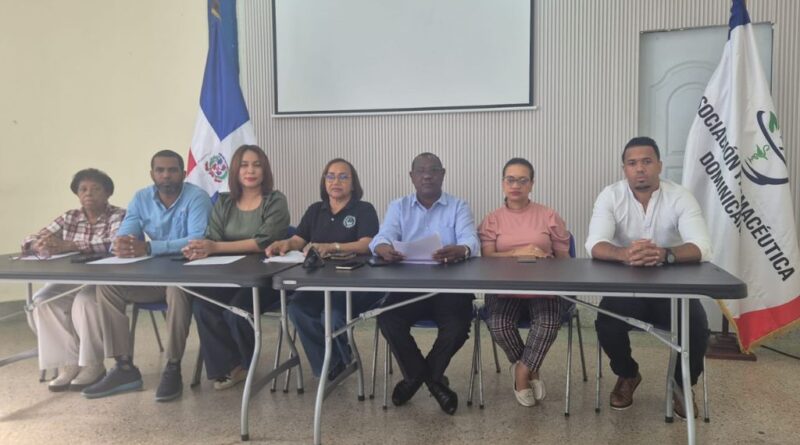 Gremios de salud piden reunión urgente al presidente Luis Abinader
