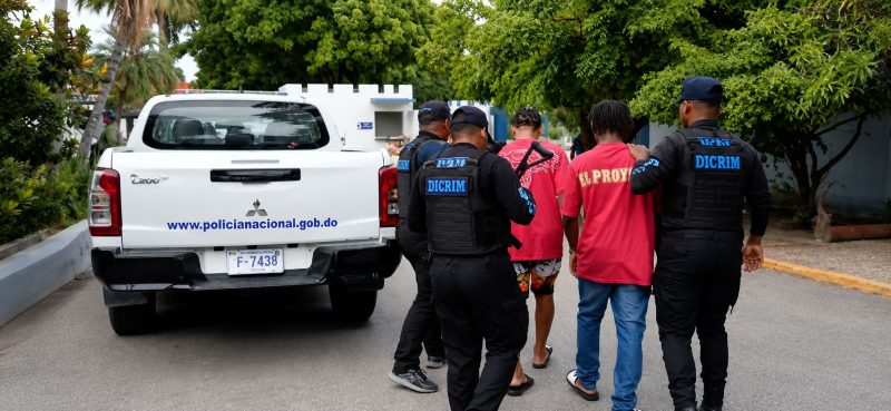 Capturan en Haití y entregan a RD dos hombres acusados de homicidio en Barahona