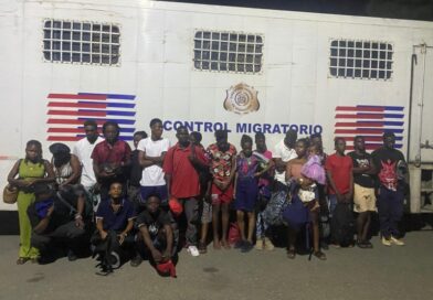 Migración detiene dos colaboradores que traficaban haitianos en vehículos de la propia institución