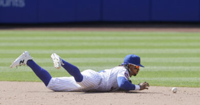 Error de Francisco Lindor impulsa remontada de Boston en triunfo 3-2 en 10 innings ante Mets