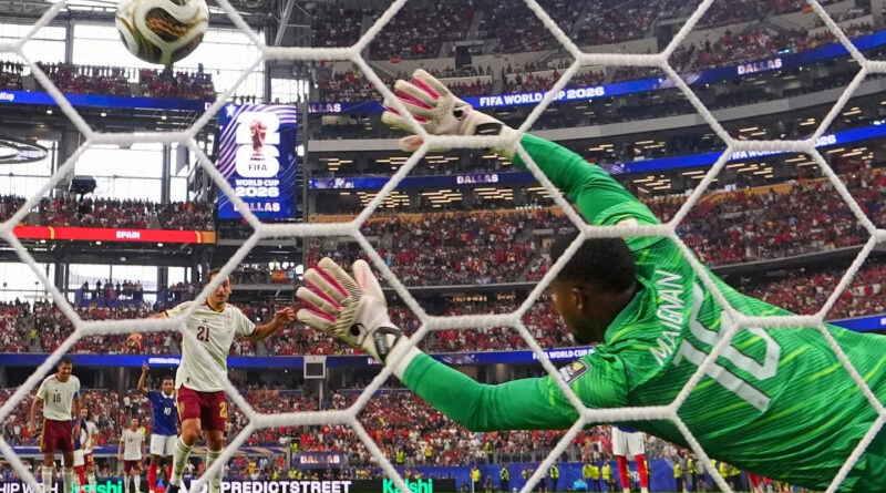España avanza a la final del Mundial con una victoria por 2-0 sobre Francia