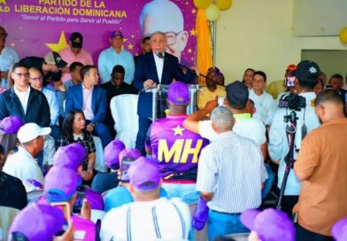 Danilo Medina afirma que el triunfo del PLD “es indetenible” durante acto de juramentación en La Vega