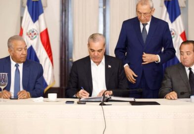 El Gobierno emite títulos de propiedad de seis terrenos en dos parques nacionales
