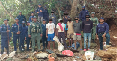 Detienen a siete hombres durante operativo contra extracción ilegal de oro en Monte Plata