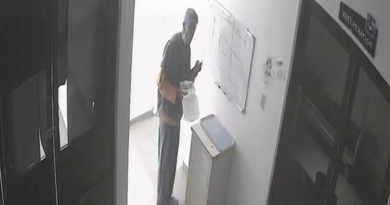 Hombre vestido de médico entra al hospital de Cienfuegos, lleva celulares a pacientes y hasta una cena ajena “se tiró”