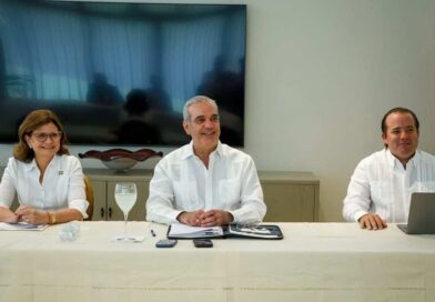 Salud y agua concentran prioridades de Abinader durante su segundo día de trabajo en Santiago