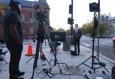 Medios regresan a la Casa Blanca tras una orden judicial