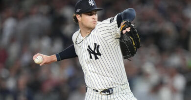 Schlittler y Rice atormentan a Boston y Yankees vencen 9-0 a Medias Rojas