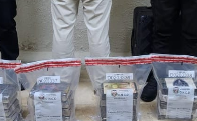 DNCD arresta tres colombianos e incauta una tonelada de alegada cocaína en Pedernales