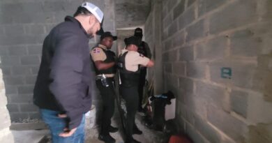 DNCD desmantela sistema de vigilancia; arresta mujer con cocaína, marihuana y crack en SDN
