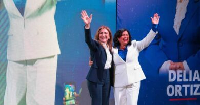 Delia Ortiz suma su equipo al proyecto presidencial de Carolina Mejía