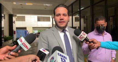 En lo que va del 2026, tres legisladores rompen con los partidos que los llevaron al Congreso